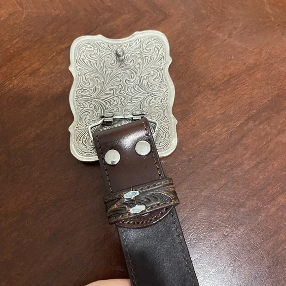 NOCONA Womans Brown Cross Embossed Buckle Western Leather Belt